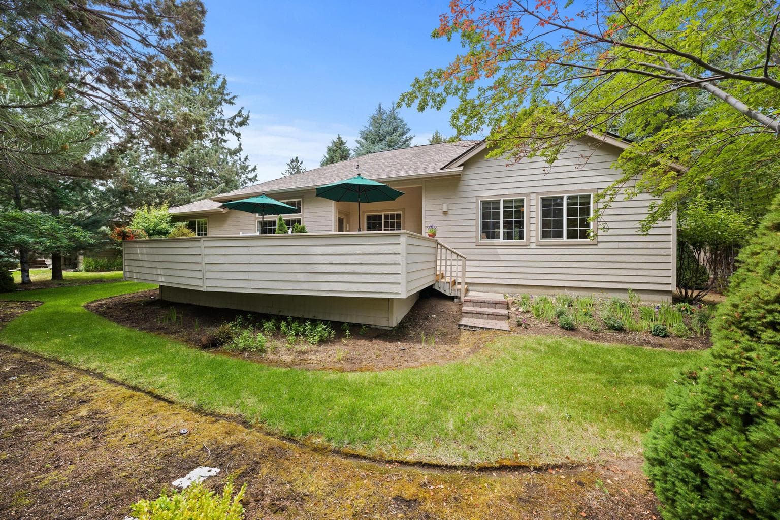 Photo of 2697 NW Whitworth Way 28 of 35