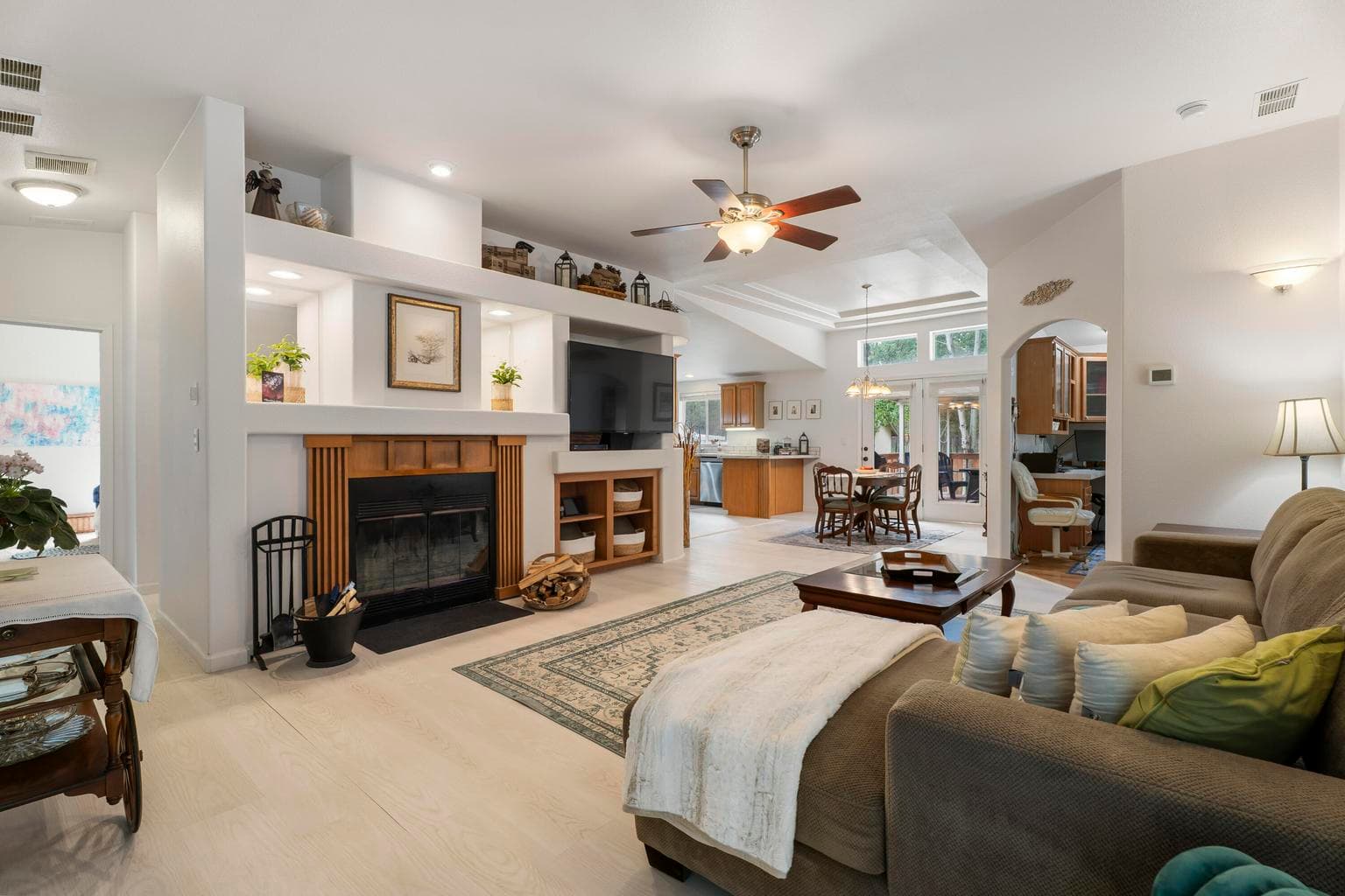 Photo of 17011 Mayfield Drive 10 of 44