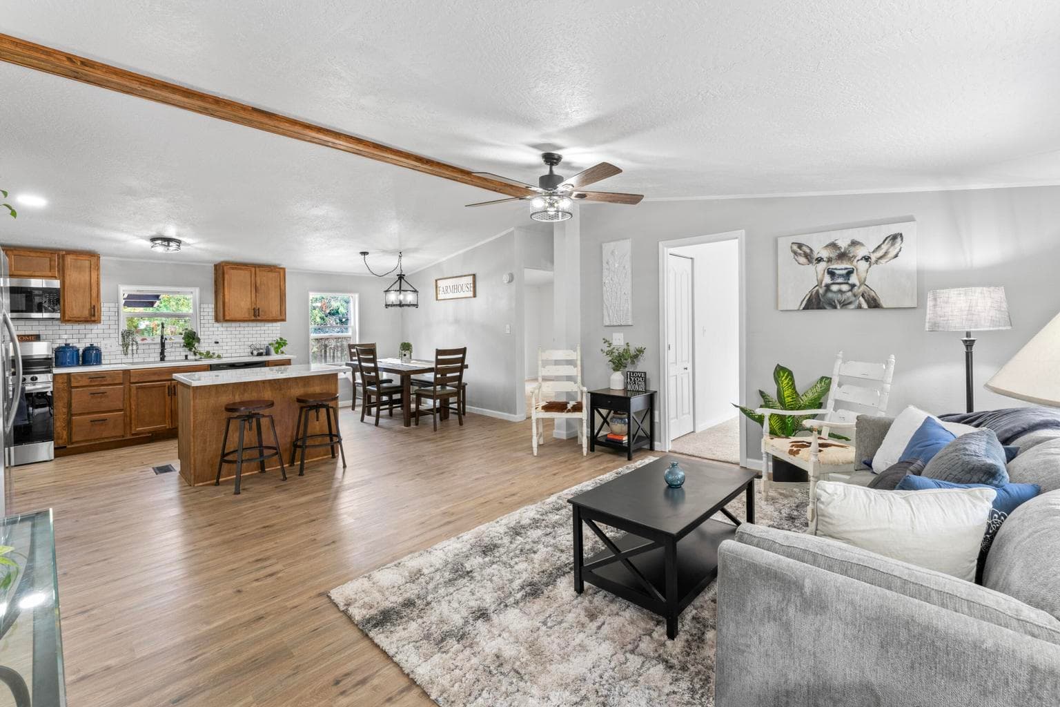 Photo of 16076 Blackfeather Lane 6 of 40