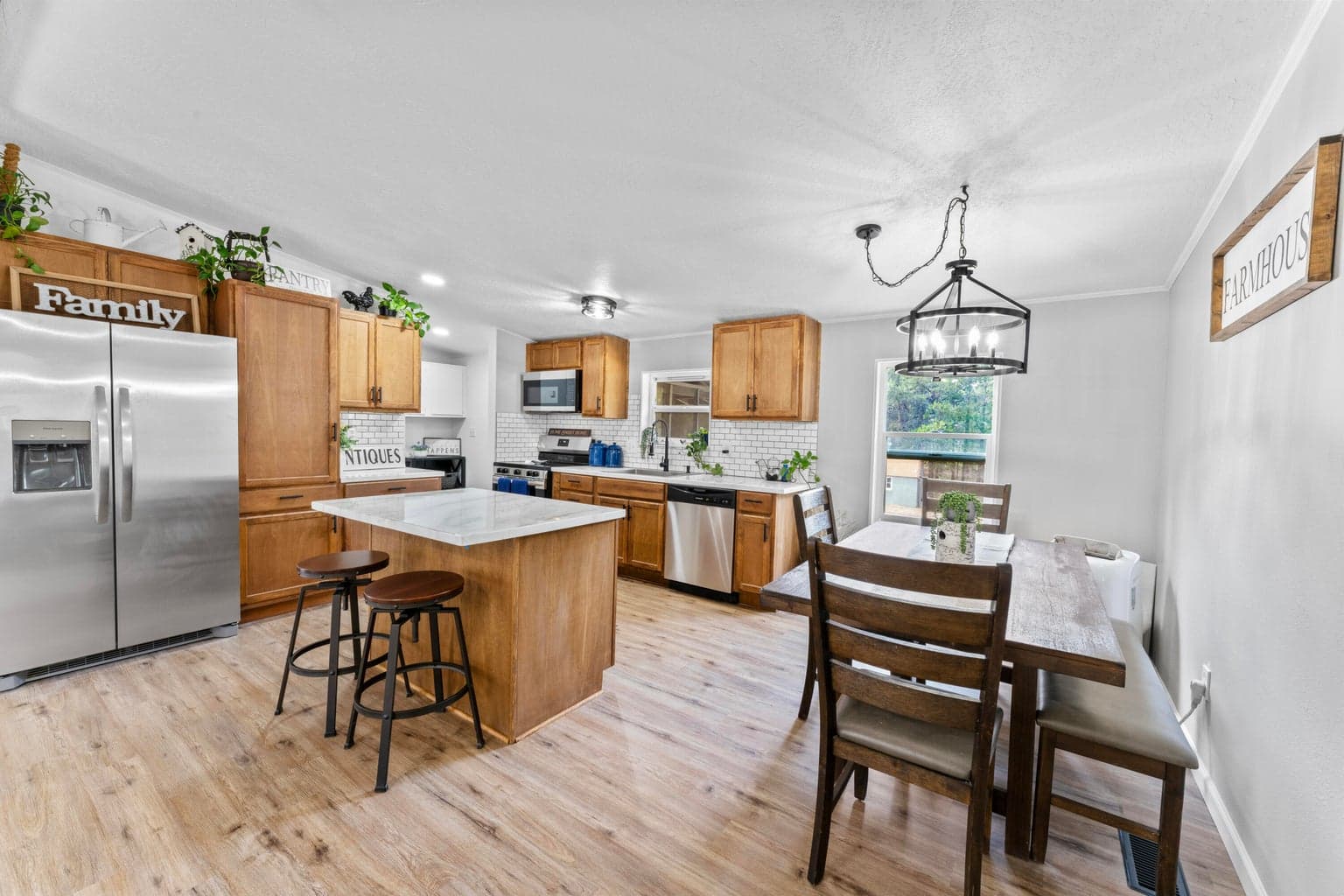 Photo of 16076 Blackfeather Lane 8 of 40