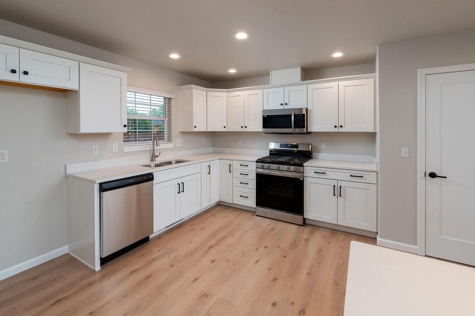 Photo of 2536 SW Volcano Avenue 8 of 20
