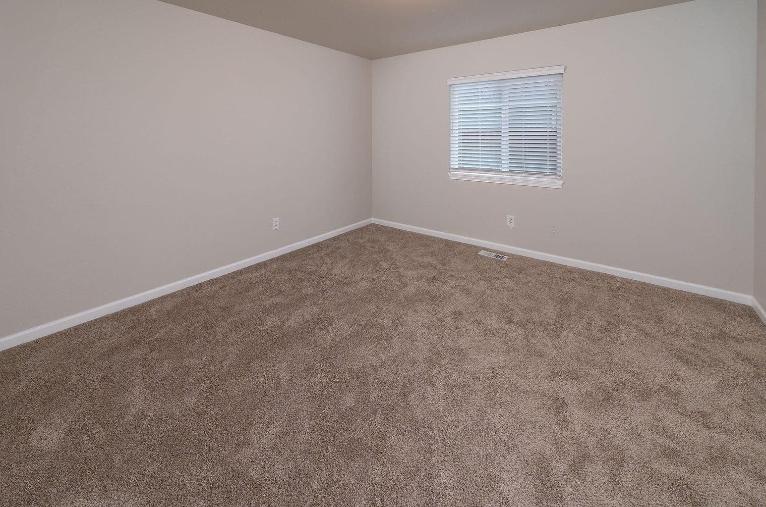 Photo of 2536 SW Volcano Avenue 13 of 20
