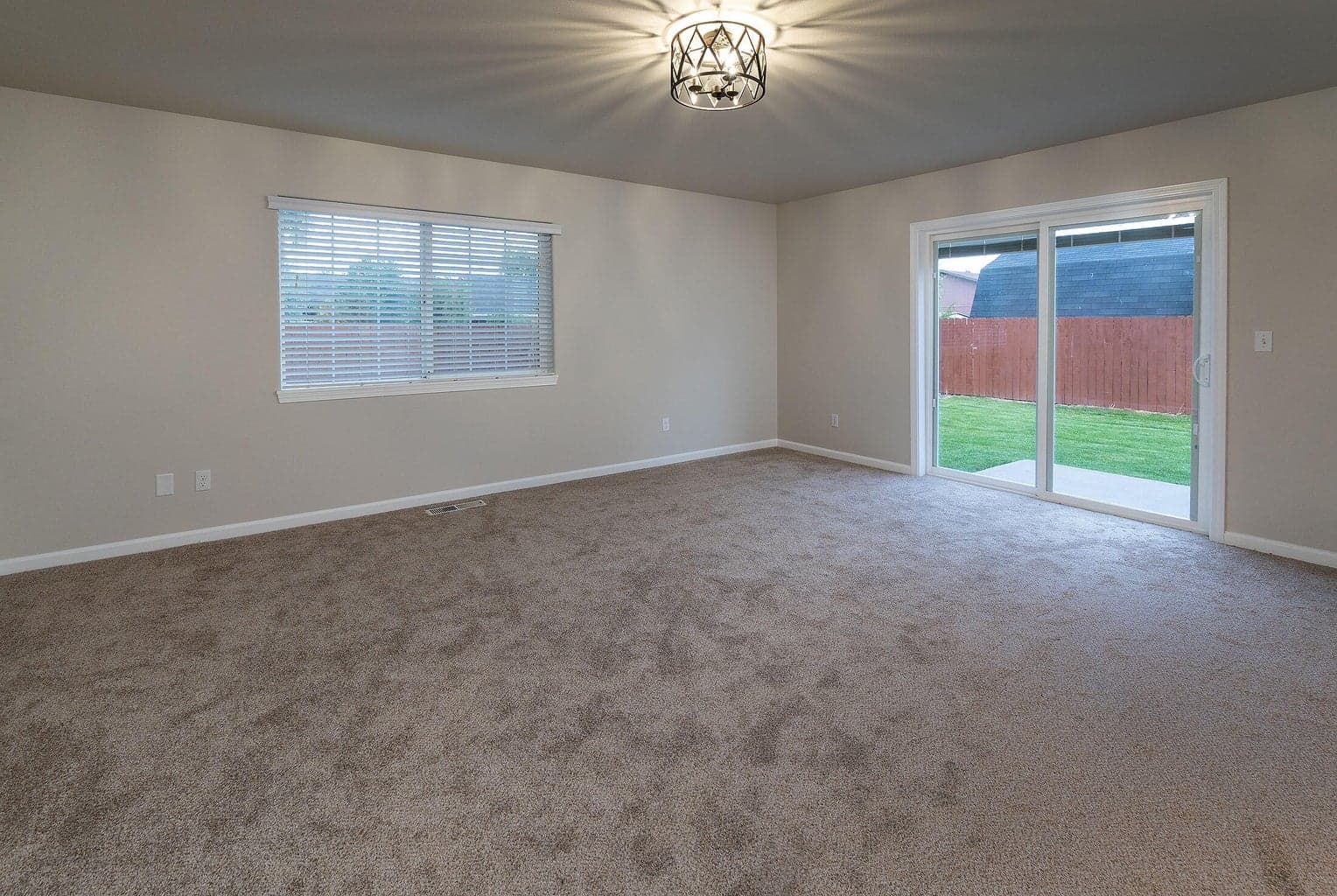 Photo of 2536 SW Volcano Avenue 10 of 20