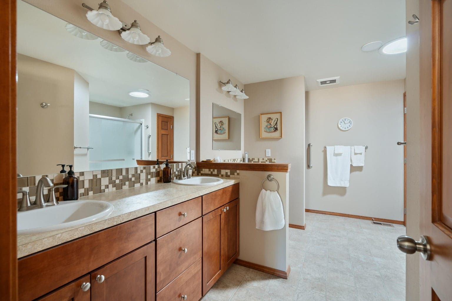 Photo of 17596 Cascade Estates Drive 21 of 47