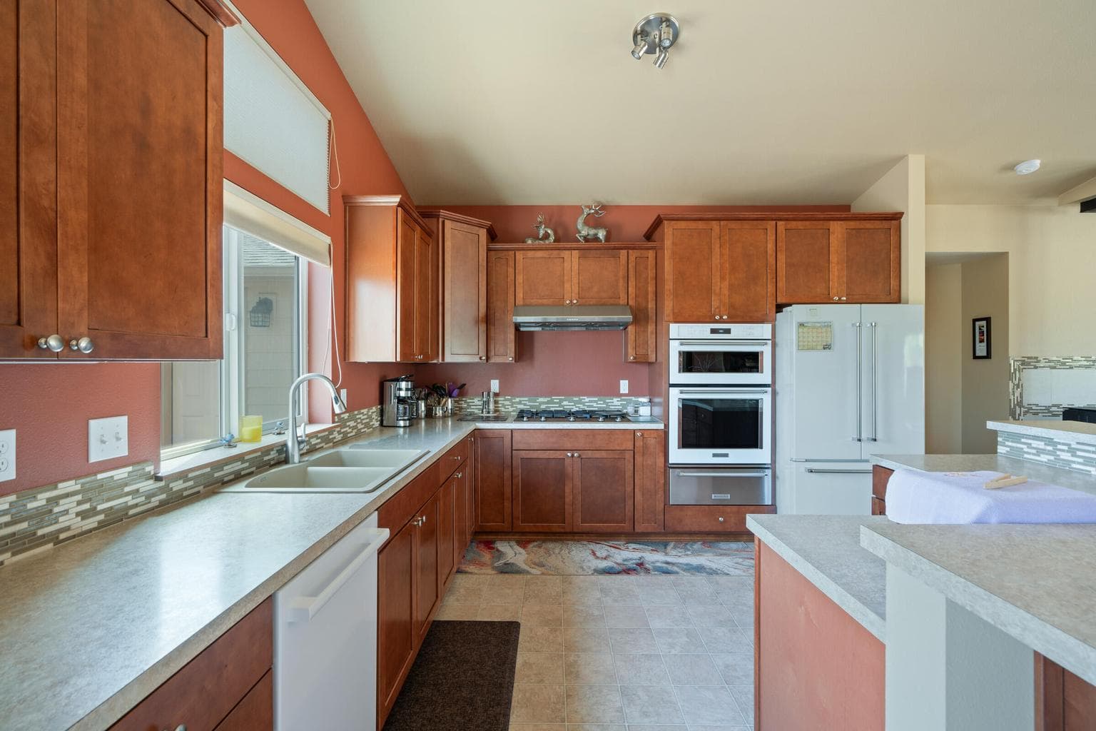 Photo of 17596 Cascade Estates Drive 11 of 47