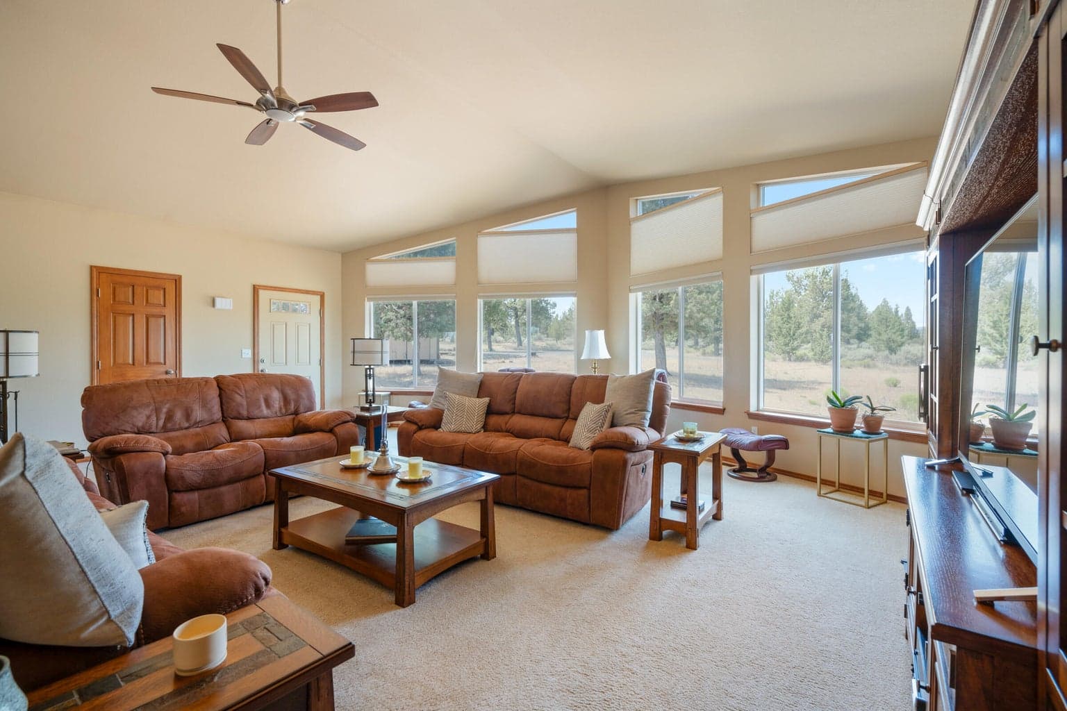 Photo of 17596 Cascade Estates Drive 9 of 47