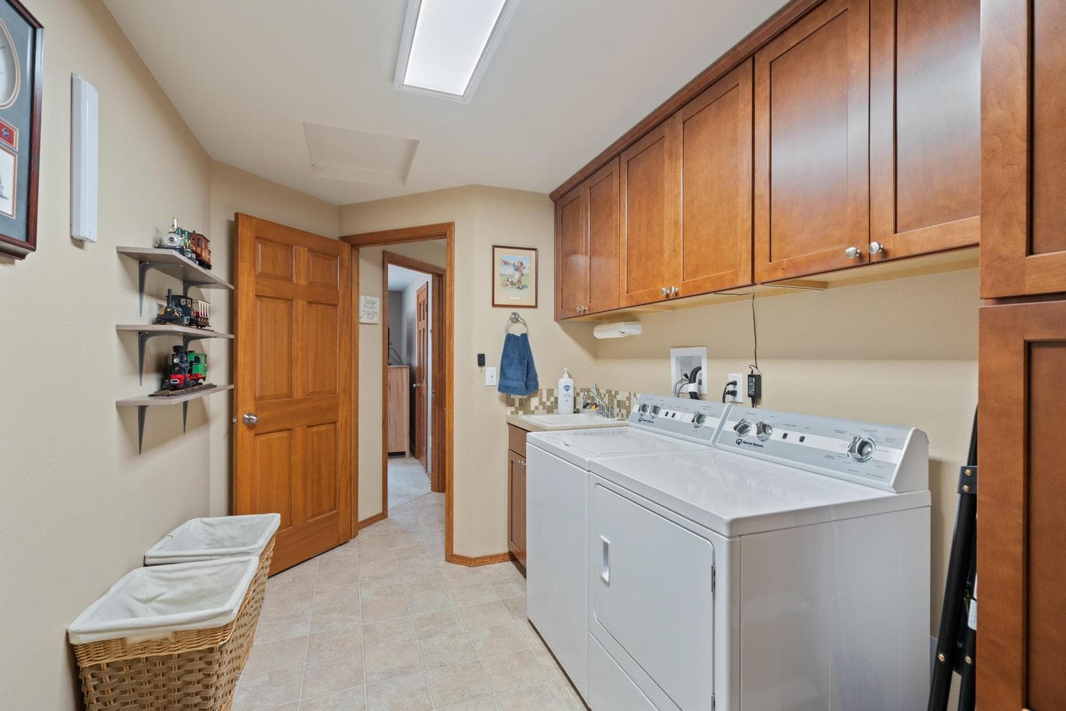 Photo of 17596 Cascade Estates Drive 28 of 47