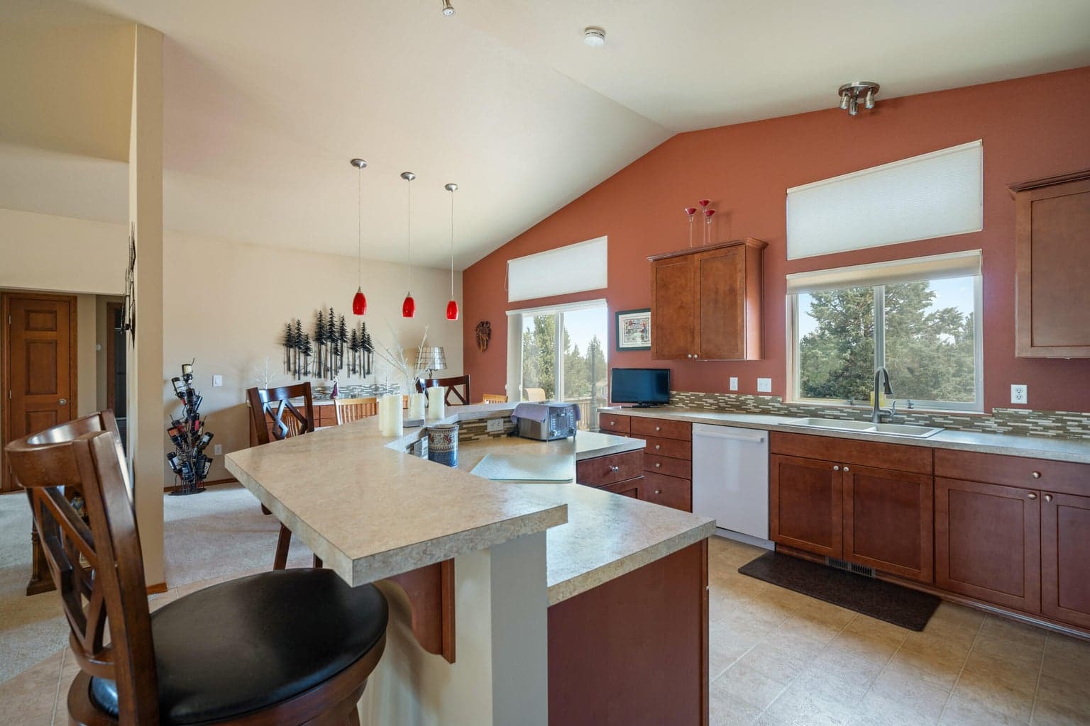 Photo of 17596 Cascade Estates Drive 13 of 47