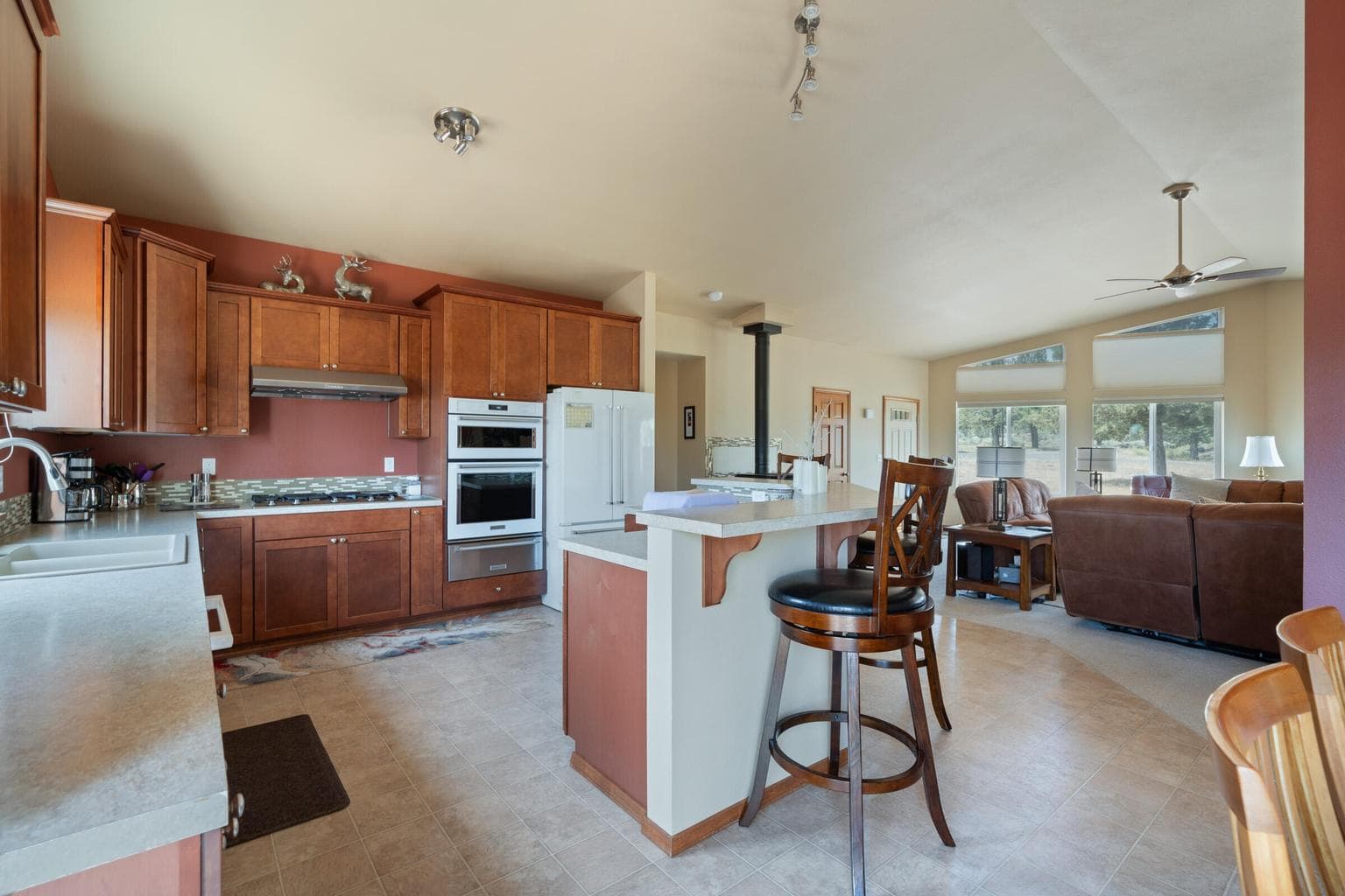 Photo of 17596 Cascade Estates Drive 10 of 47