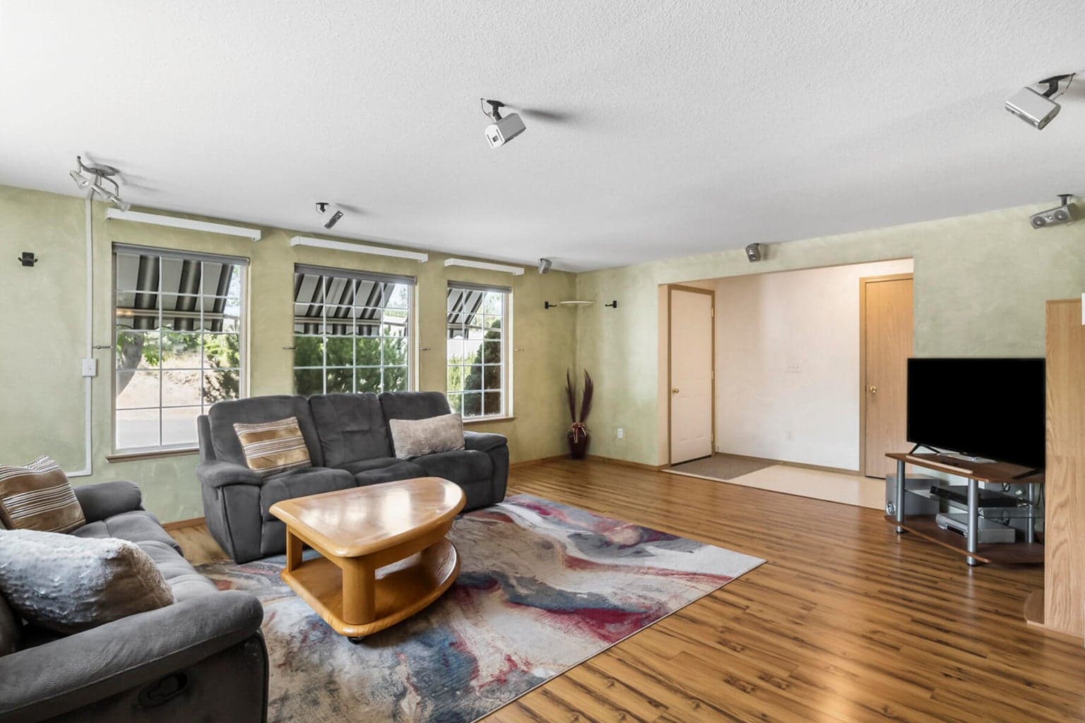 Photo of 63312 NE Carly Lane 8 of 41