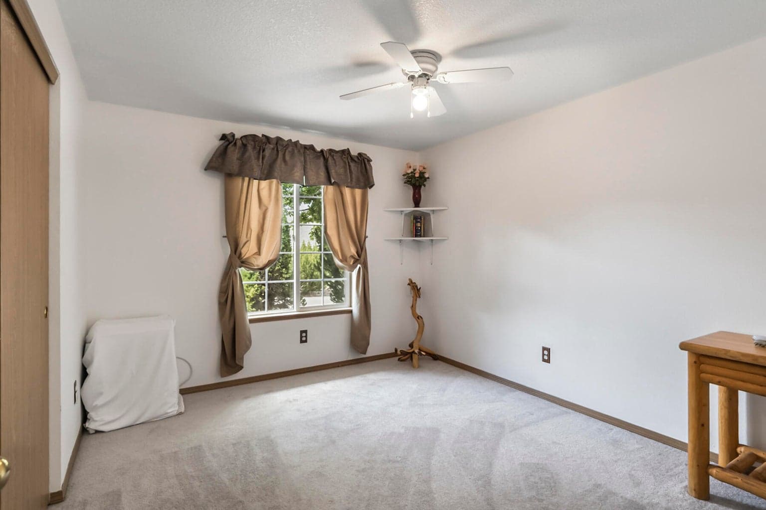 Photo of 63312 NE Carly Lane 16 of 41