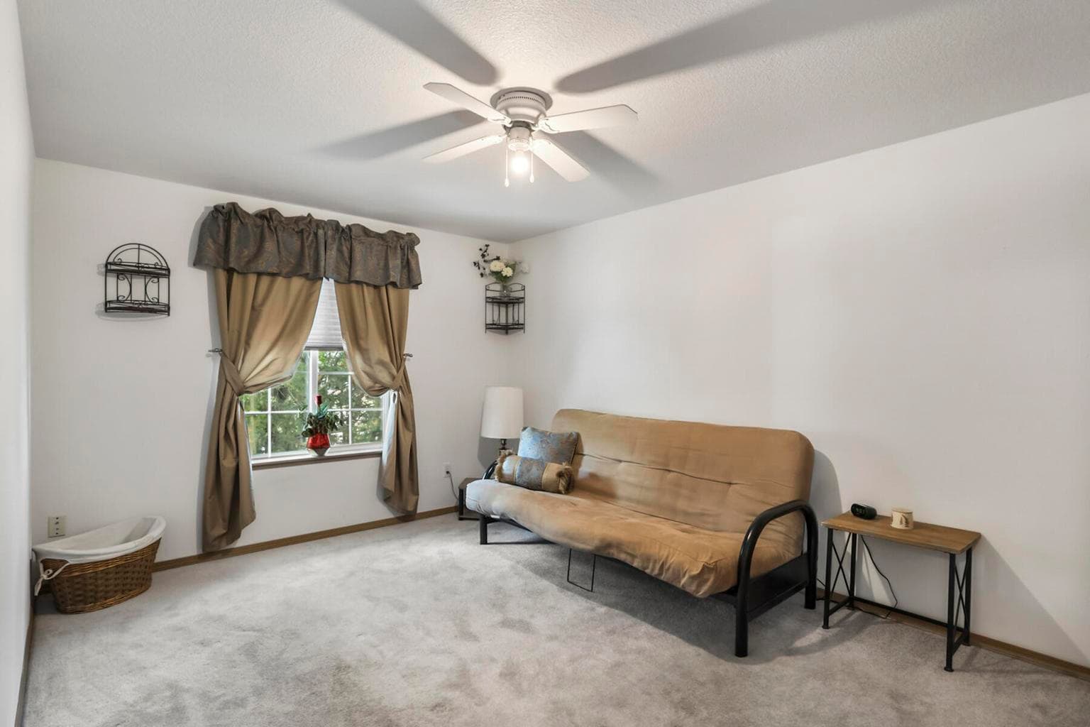 Photo of 63312 NE Carly Lane 18 of 41