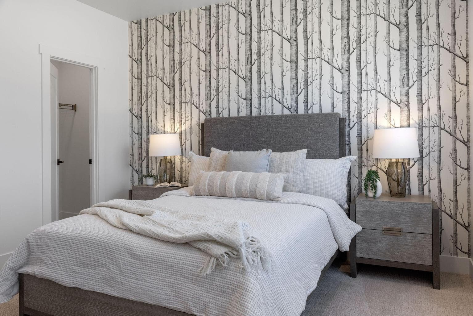 Photo of 1003 W Linda Avenue 16 of 31
