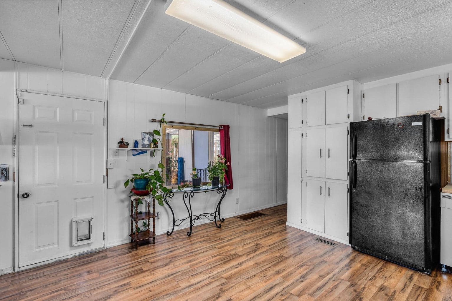 Photo of 1833 SW Canal Boulevard 8 of 17