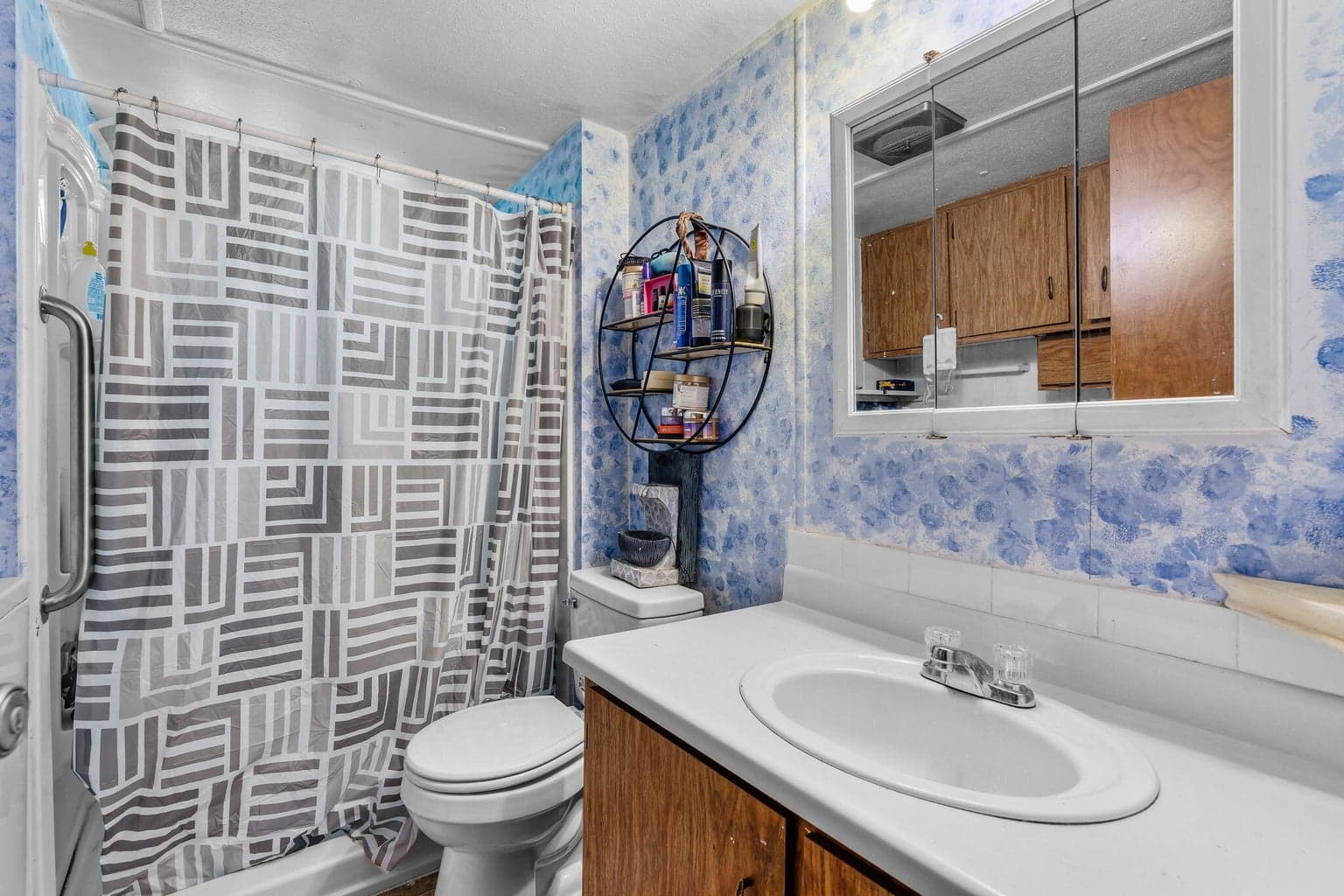 Photo of 1833 SW Canal Boulevard 12 of 17