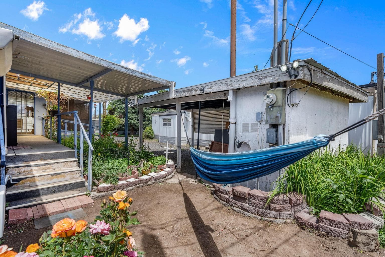 Photo of 1833 SW Canal Boulevard 15 of 17