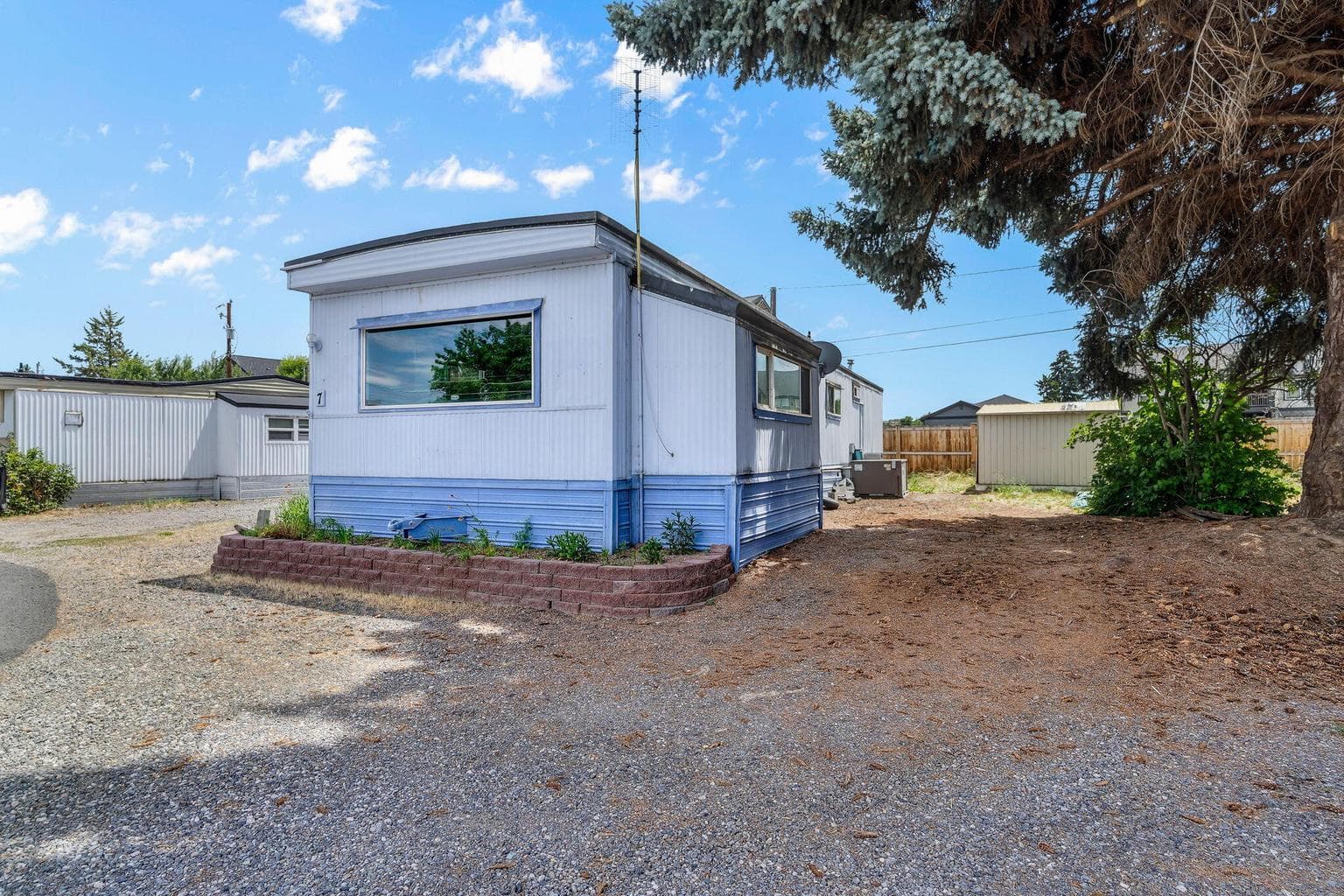 Photo of 1833 SW Canal Boulevard 16 of 17