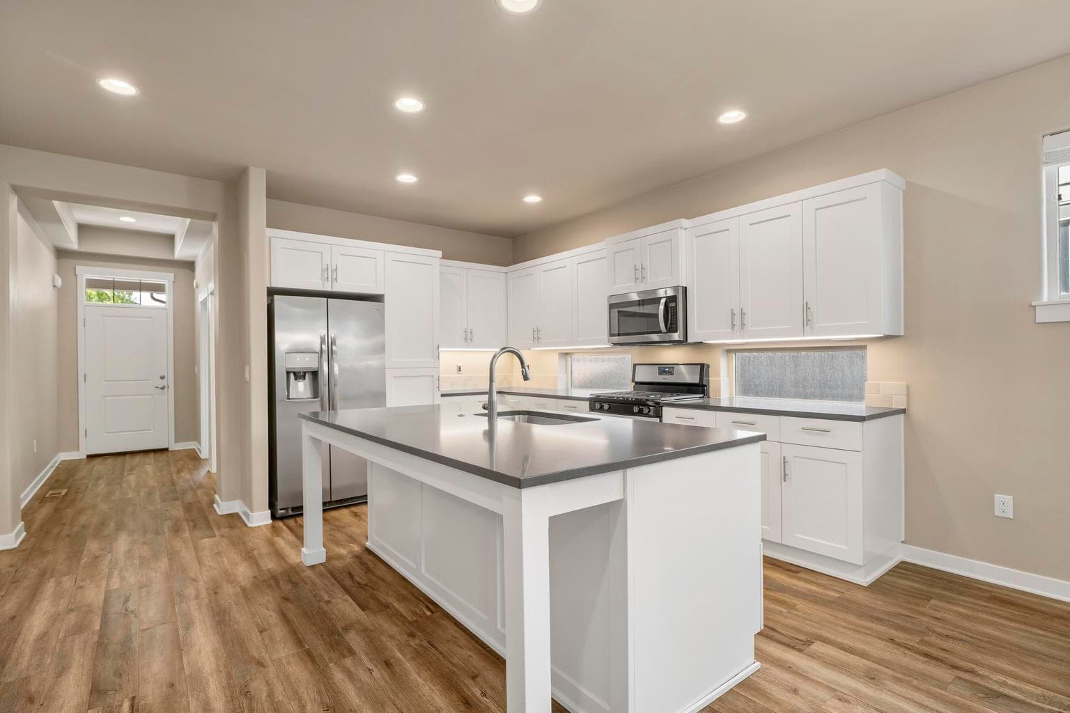 Photo of 3695 SW Badger Court 8 of 27