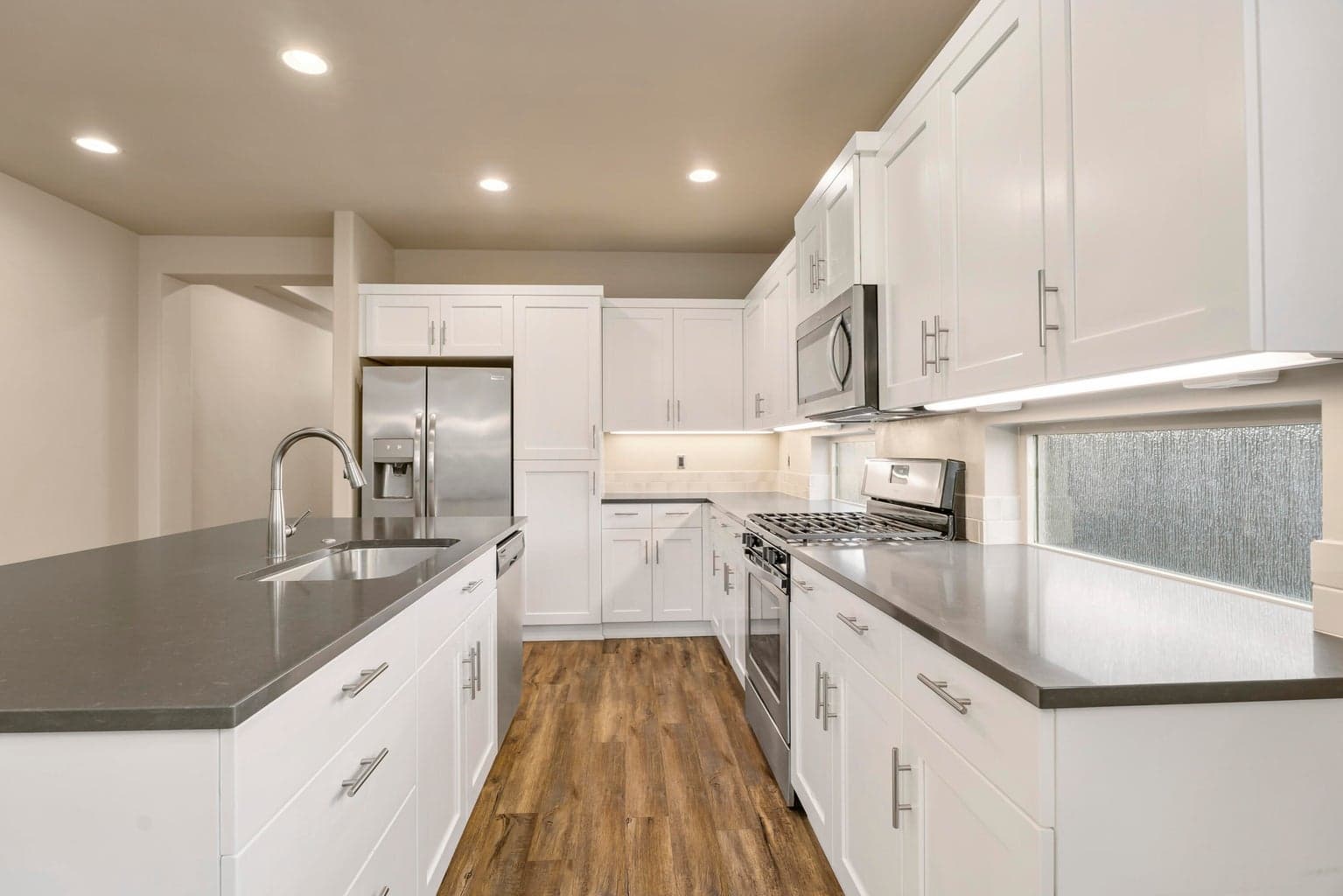 Photo of 3695 SW Badger Court 9 of 27