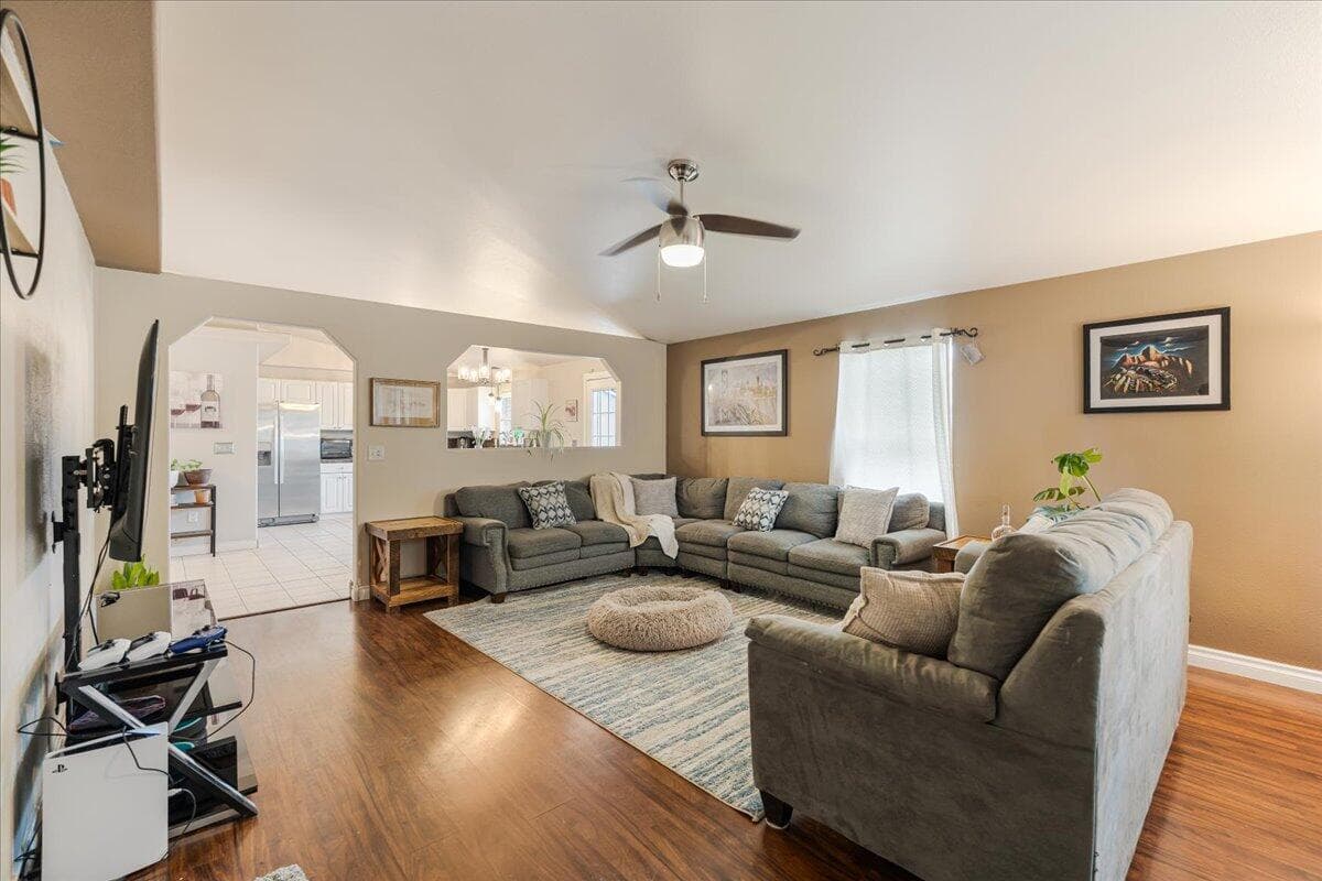 Photo of 2555 Timber 5 of 26
