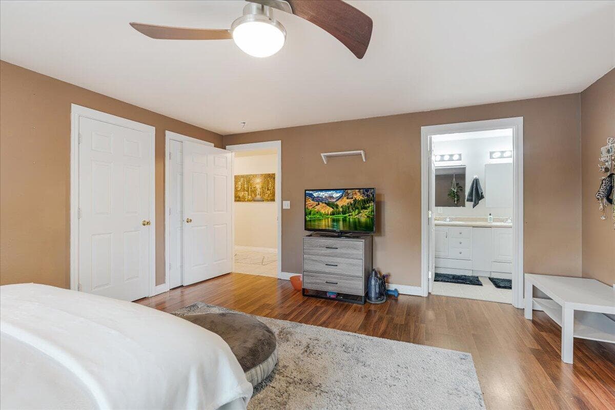 Photo of 2555 SW Timber Avenue 15 of 26