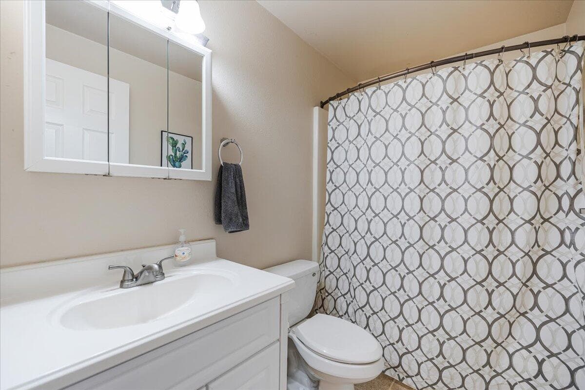 Photo of 2555 SW Timber Avenue 19 of 26
