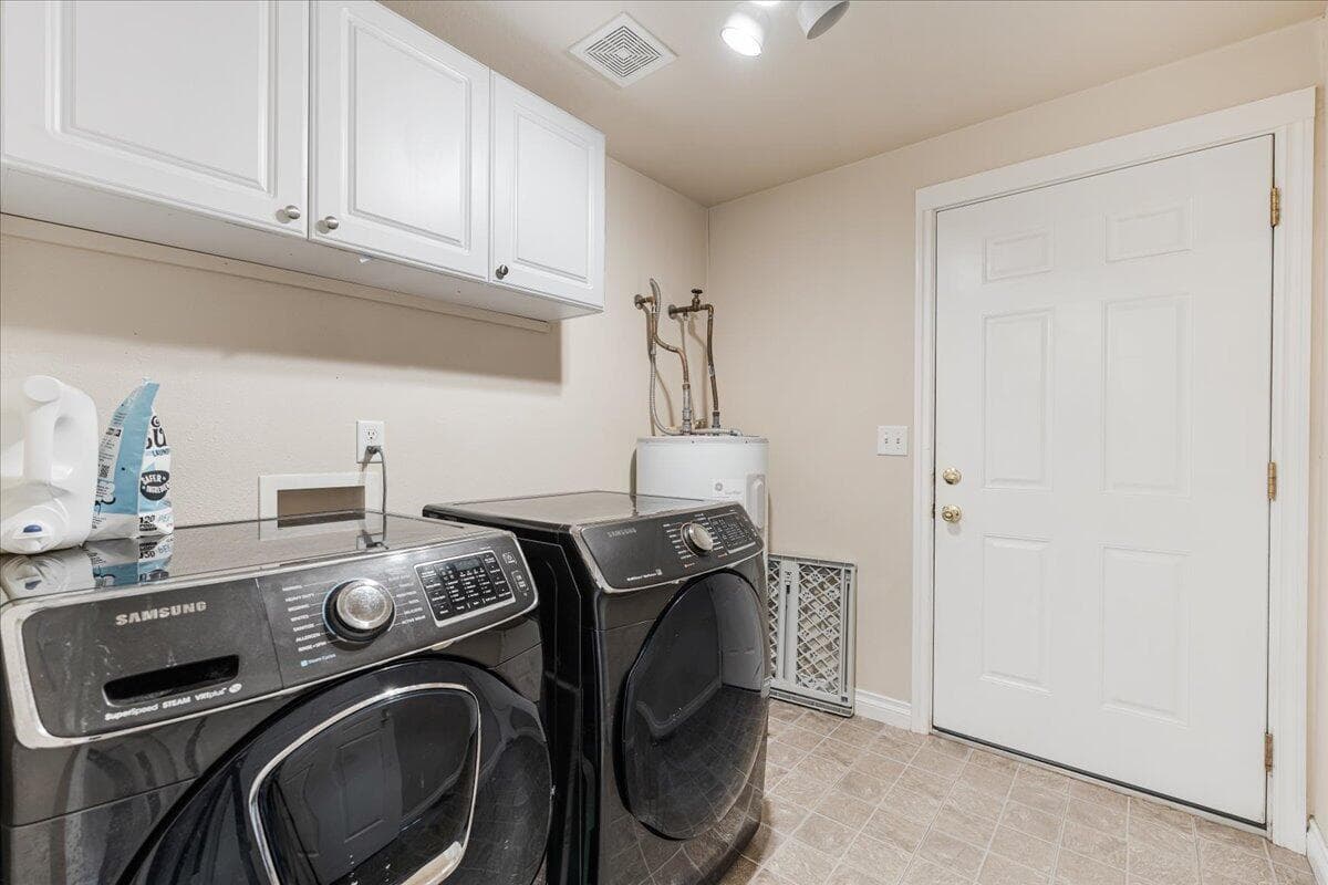 Photo of 2555 SW Timber Avenue 21 of 26