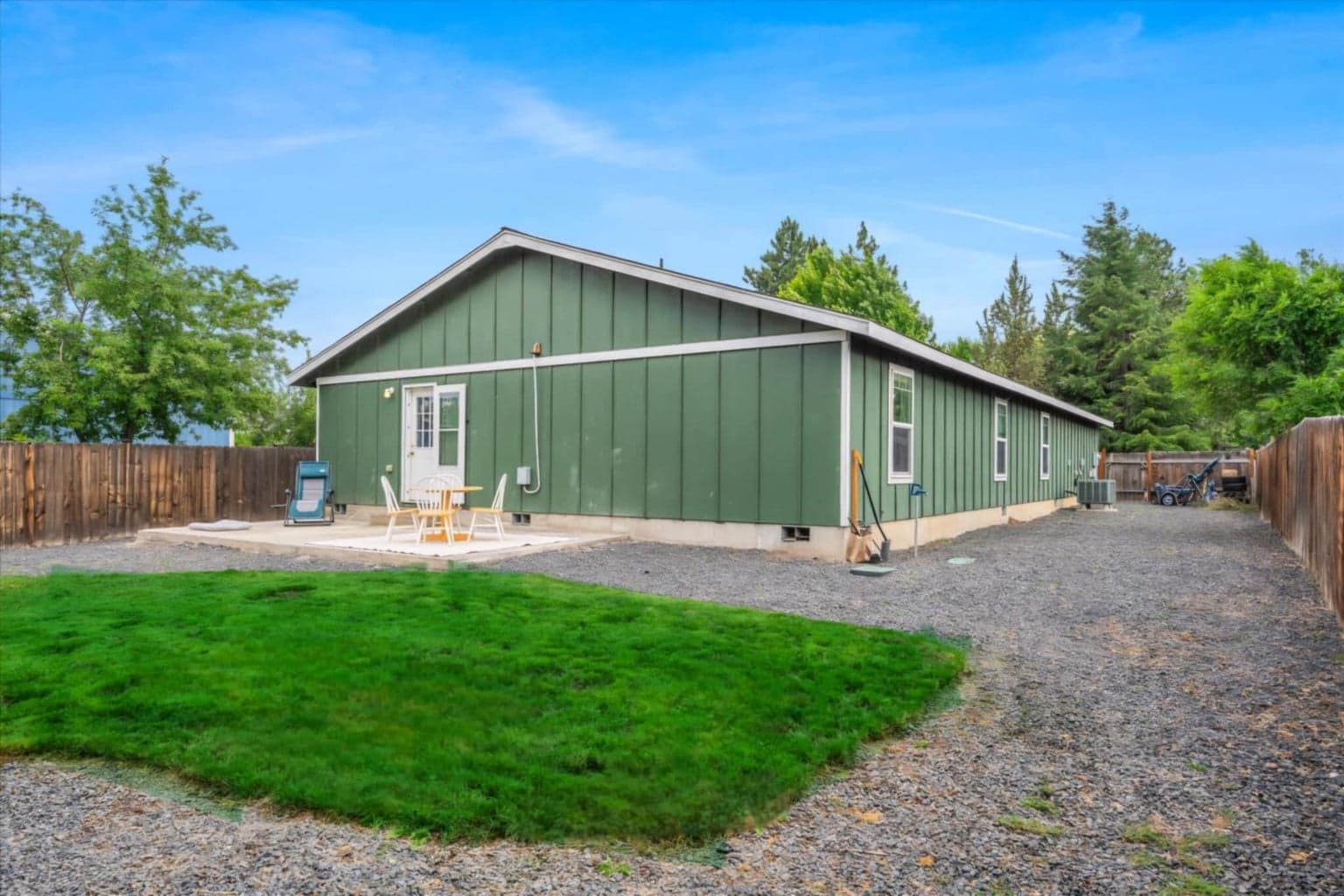 Photo of 2555 SW Timber Avenue 24 of 26