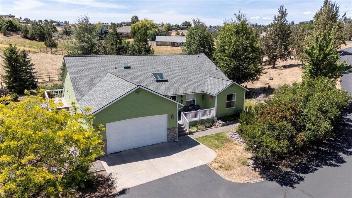 2165 Sagebrush, Madras, 97741