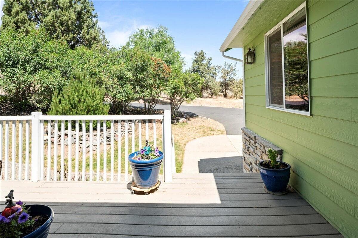 Photo of 2165 SE Sagebrush Drive 7 of 47