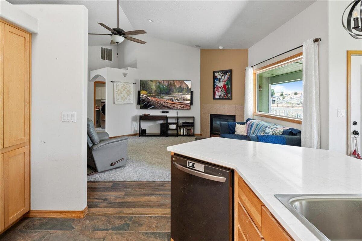 Photo of 2165 SE Sagebrush Drive 15 of 47