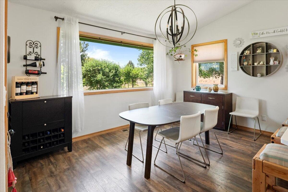 Photo of 2165 SE Sagebrush Drive 16 of 47