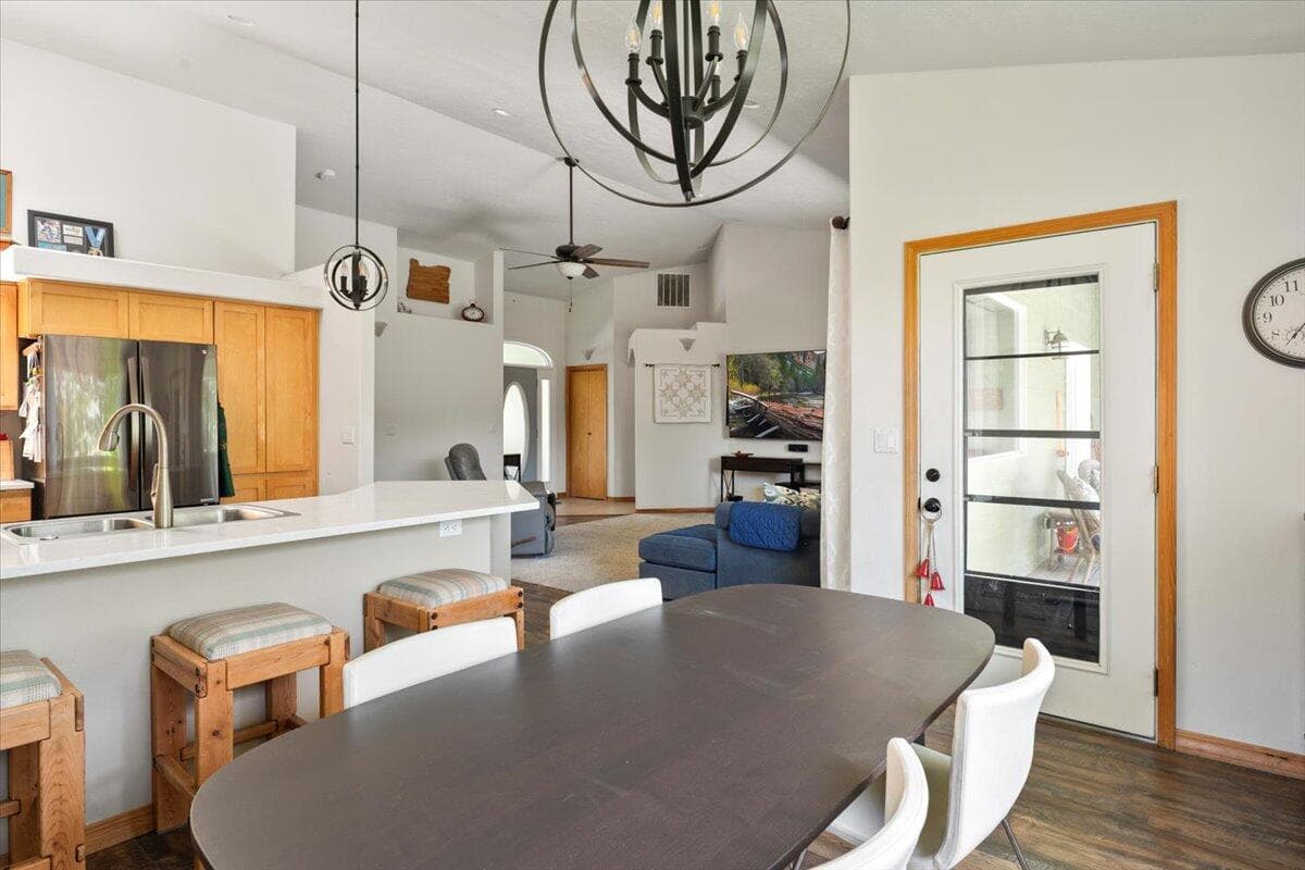 Photo of 2165 SE Sagebrush Drive 17 of 47
