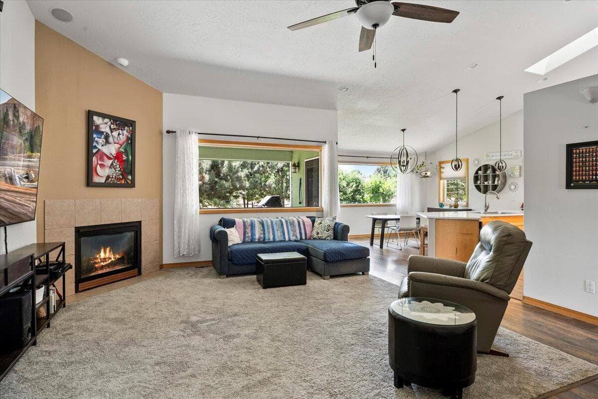 Photo of 2165 SE Sagebrush Drive 24 of 47