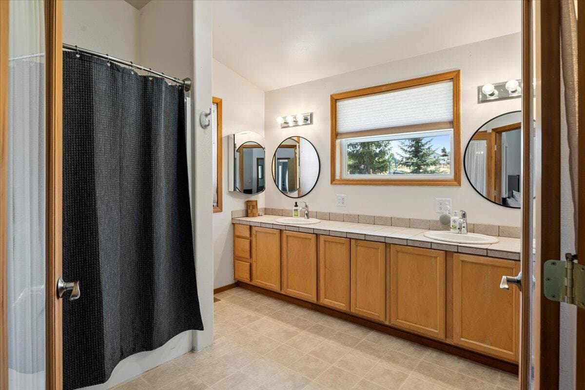 Photo of 2165 SE Sagebrush Drive 28 of 47