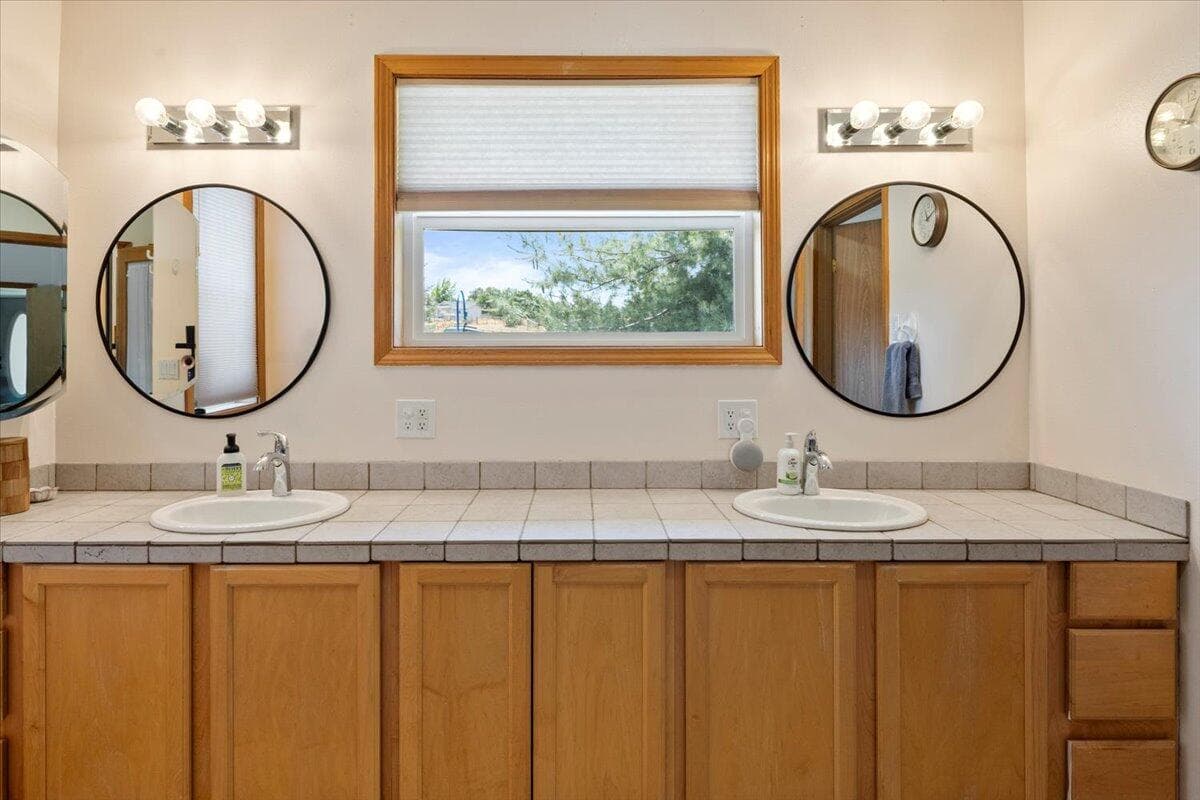 Photo of 2165 SE Sagebrush Drive 29 of 47
