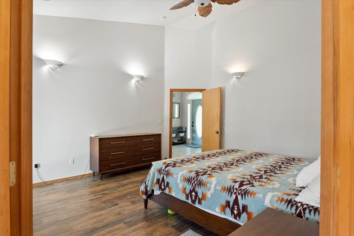 Photo of 2165 SE Sagebrush Drive 30 of 47