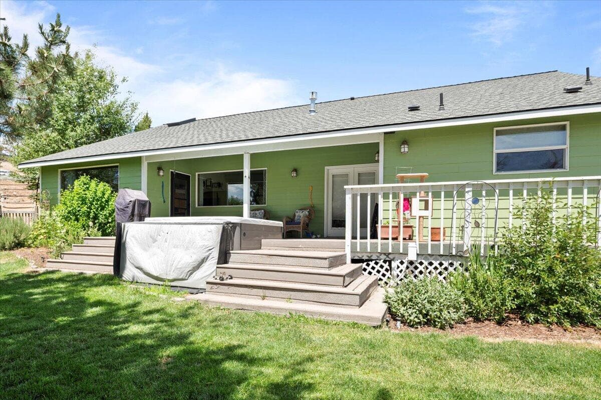 Photo of 2165 SE Sagebrush Drive 32 of 47