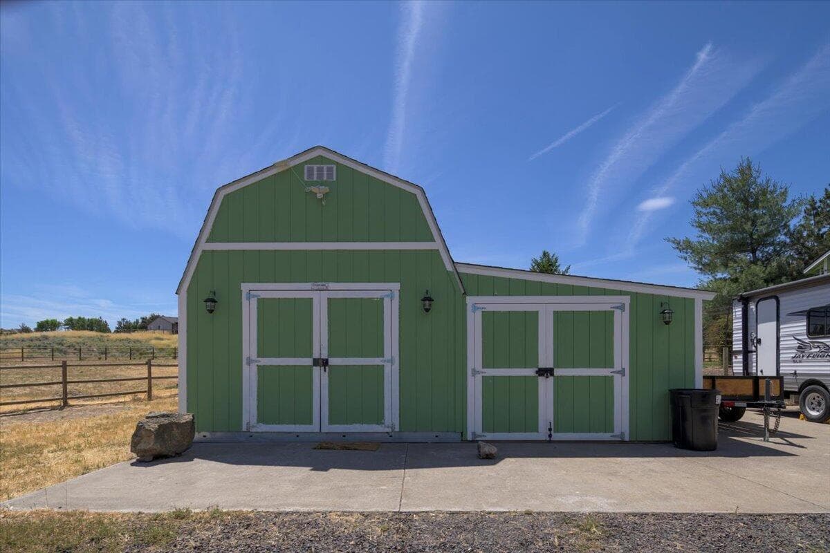 Photo of 2165 SE Sagebrush Drive 34 of 47