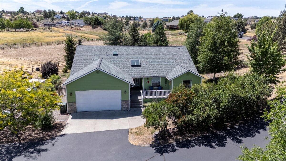 Photo of 2165 SE Sagebrush Drive 37 of 47
