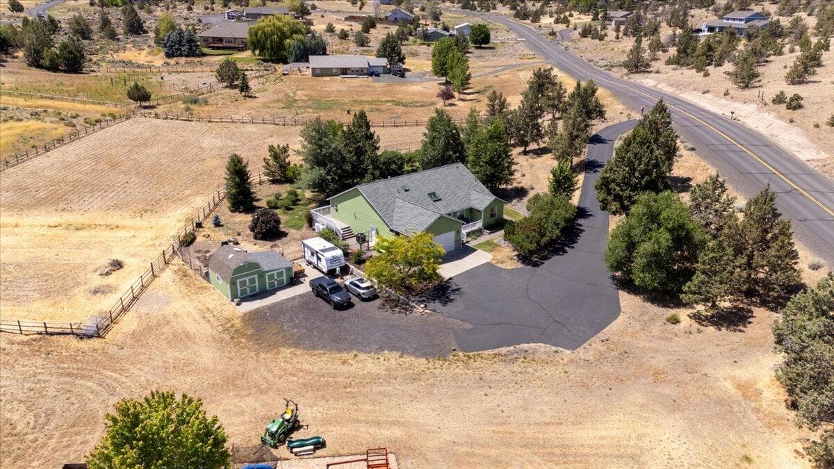 Photo of 2165 SE Sagebrush Drive 38 of 47
