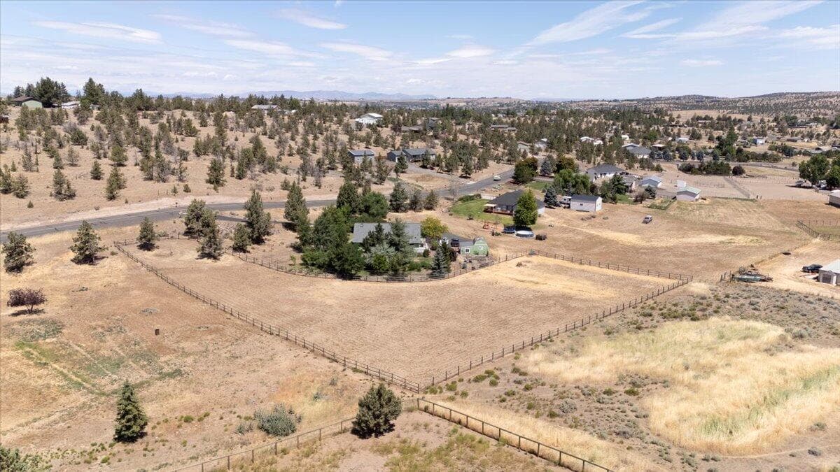 Photo of 2165 SE Sagebrush Drive 40 of 47
