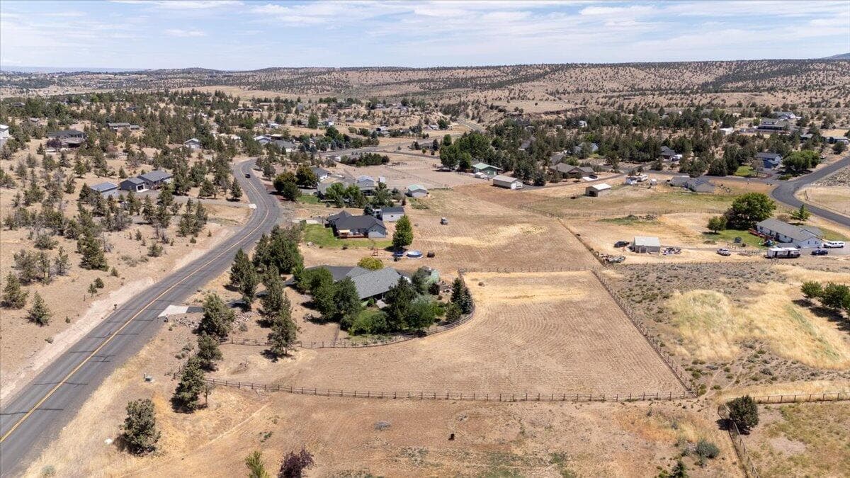 Photo of 2165 SE Sagebrush Drive 41 of 47