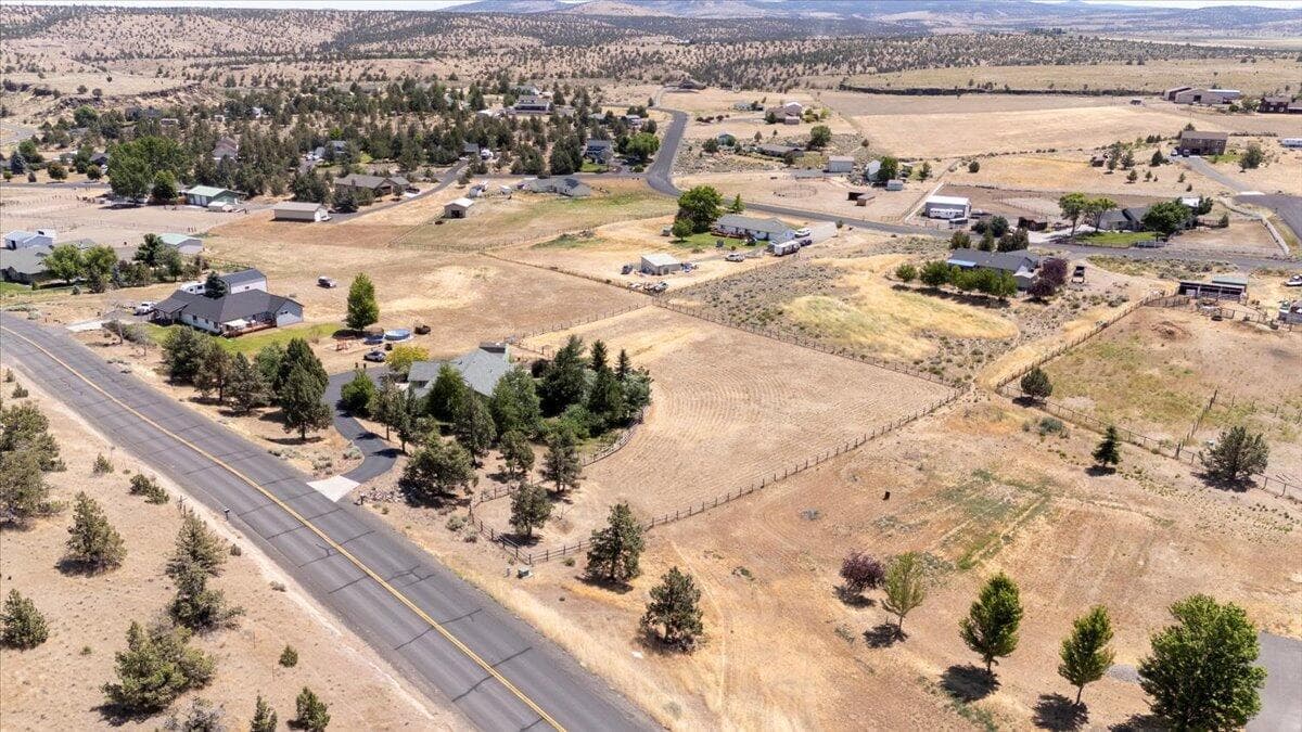 Photo of 2165 SE Sagebrush Drive 42 of 47