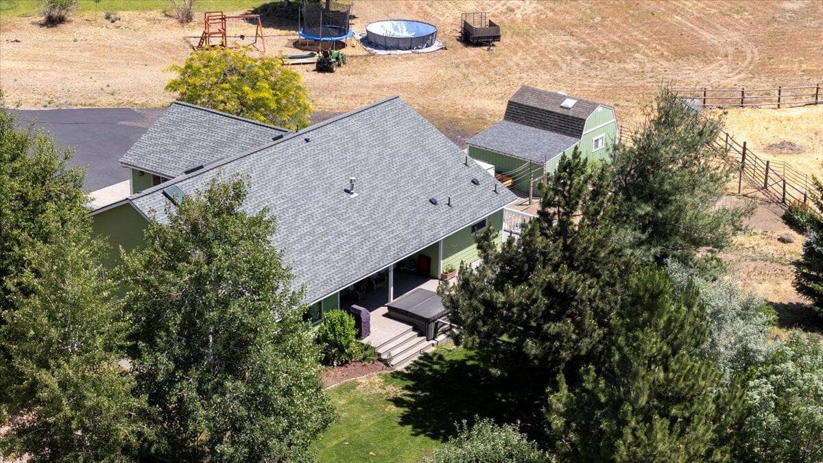 Photo of 2165 SE Sagebrush Drive 43 of 47