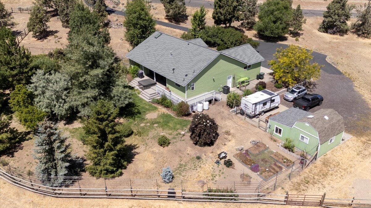 Photo of 2165 SE Sagebrush Drive 44 of 47