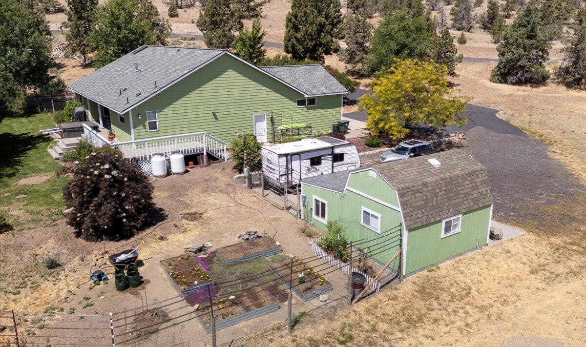 Photo of 2165 SE Sagebrush Drive 46 of 47