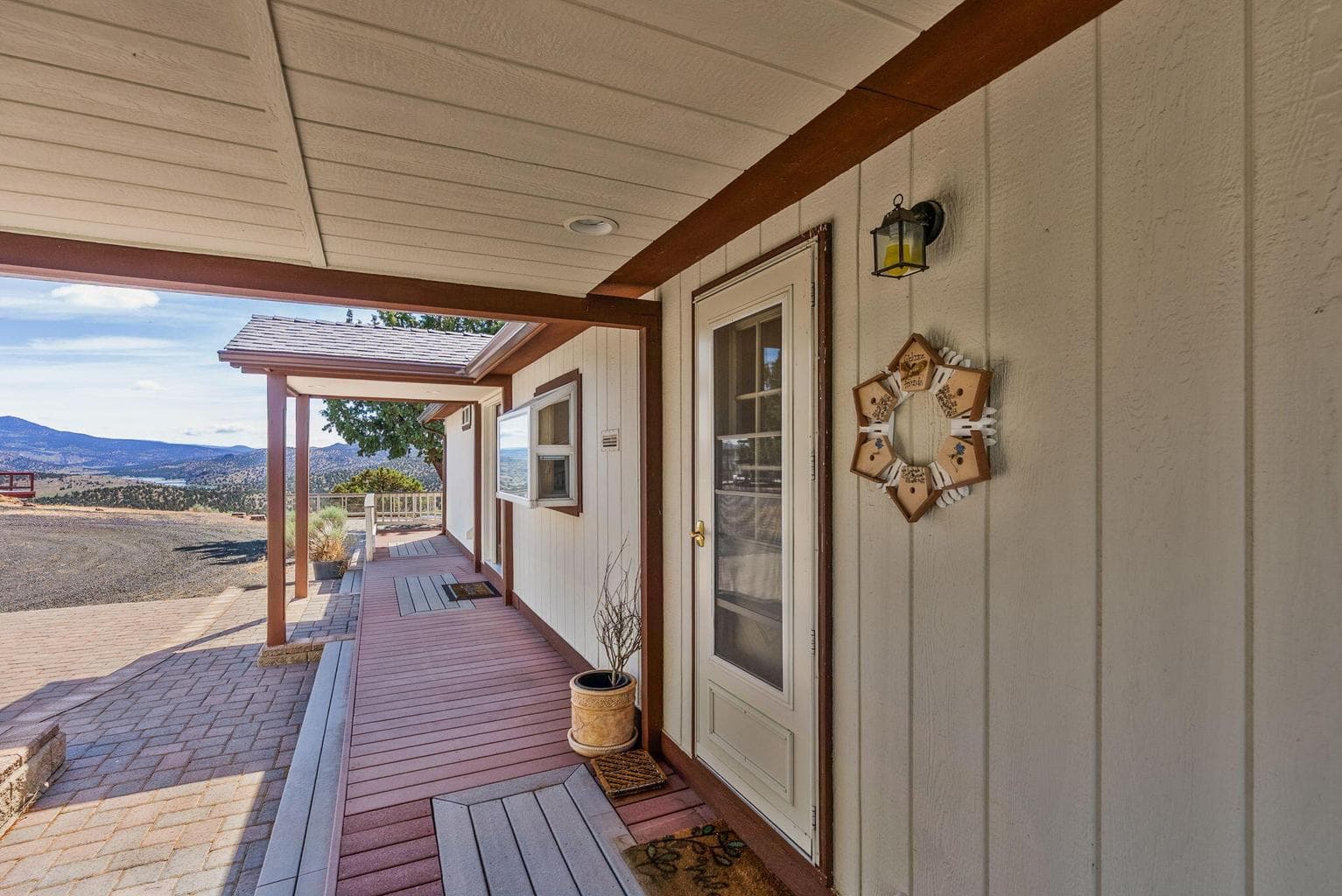 Photo of 18377 Ridge Road 10 of 59