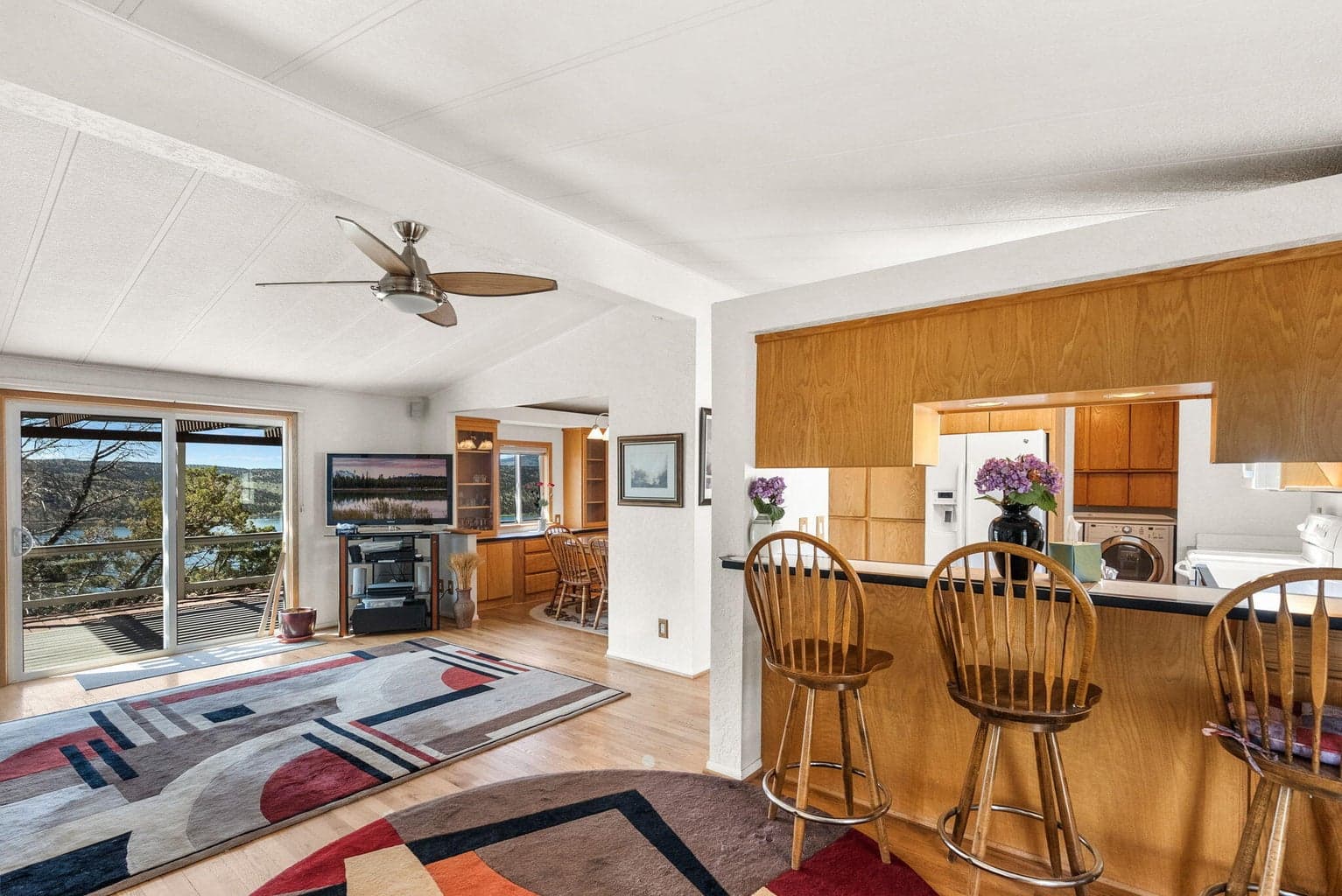 Photo of 18377 Ridge Road 13 of 59