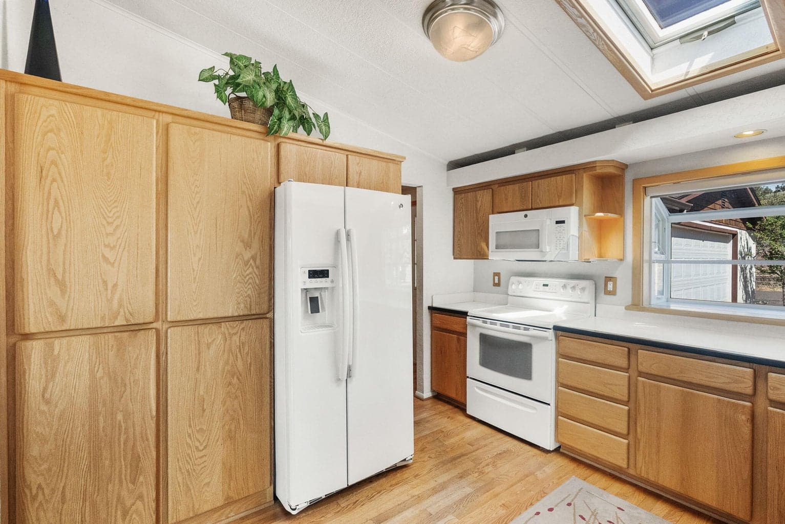 Photo of 18377 Ridge Road 18 of 59